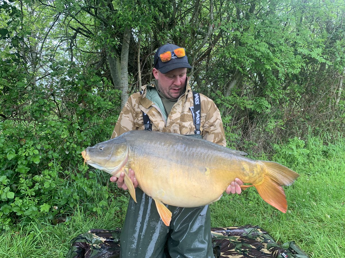 What can I say, 2 lake records this week for Toby, 53.5 common and this 61.3 mirror. Awesome angling…….