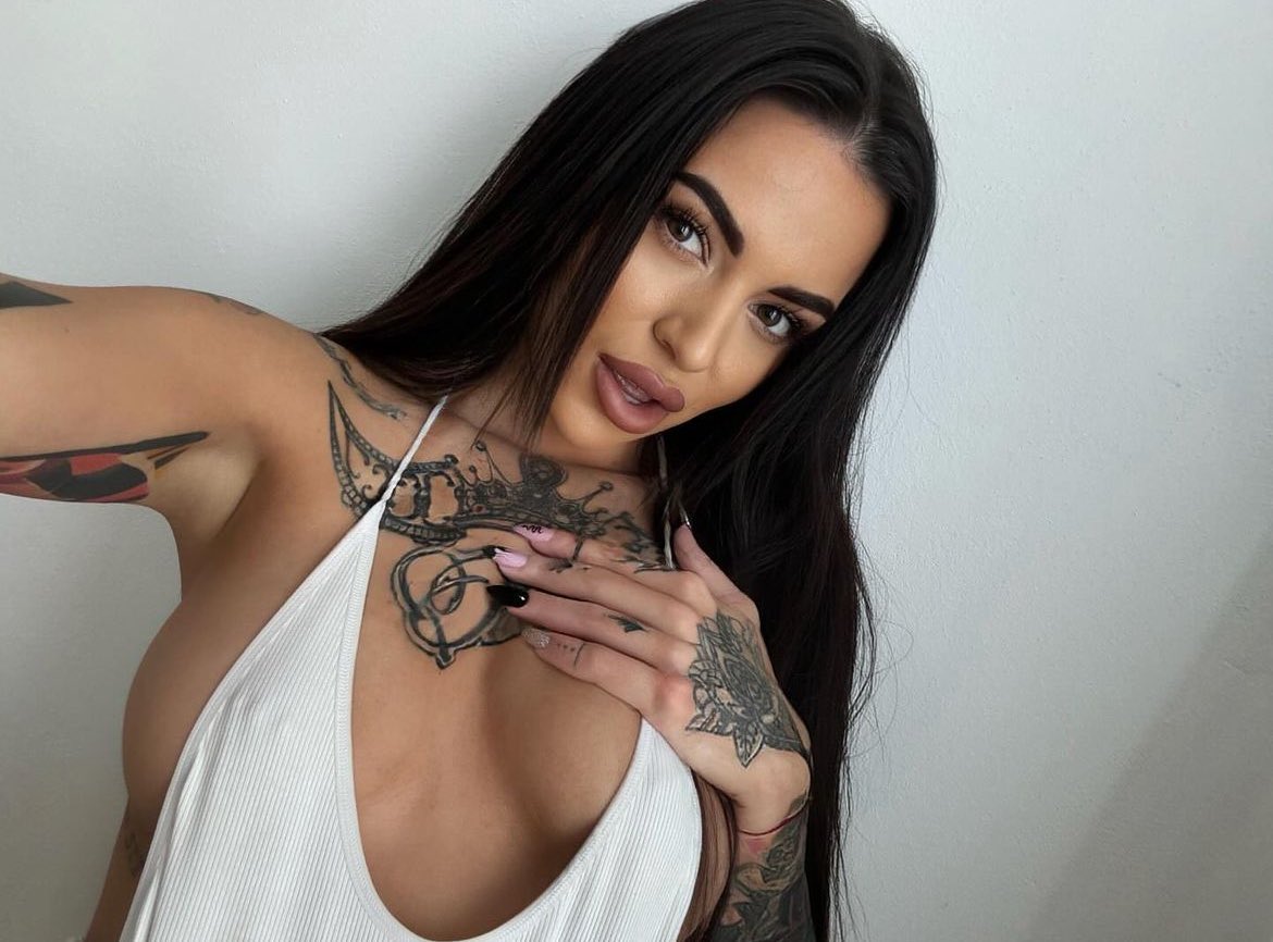 TynessaBelle's tweet photo. Za RETWEET bych to mohla sundat, co myslíš?👅 #czech #czechgirl https://t.co/0op7LOCYb8