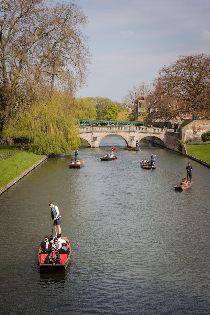 🛶 Don't miss your chance to punt your career in the right direction! 🌟 Explore exciting job opportunities at the University of Cambridge. We're hiring for over 100 roles spanning a wide range of skills and areas. Check out our jobs of the month 👇 🌴 Assistant Horticulturist…