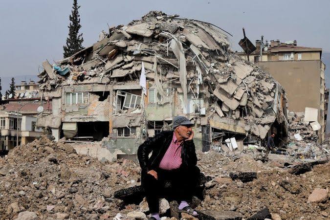 Bingöl depreminde hayatını kaybeden 176 vatandaşımızı saygı ve rahmetle anıyoruz . 2003 Unutmadık Beşiktaş çArşı