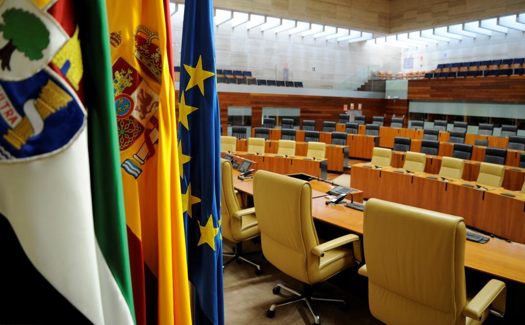 La Asamblea de Extremadura @Asamblea_Ex lamenta el fallecimiento del exdiputado Gerardo Galán Marrupe #EfeExtremadura