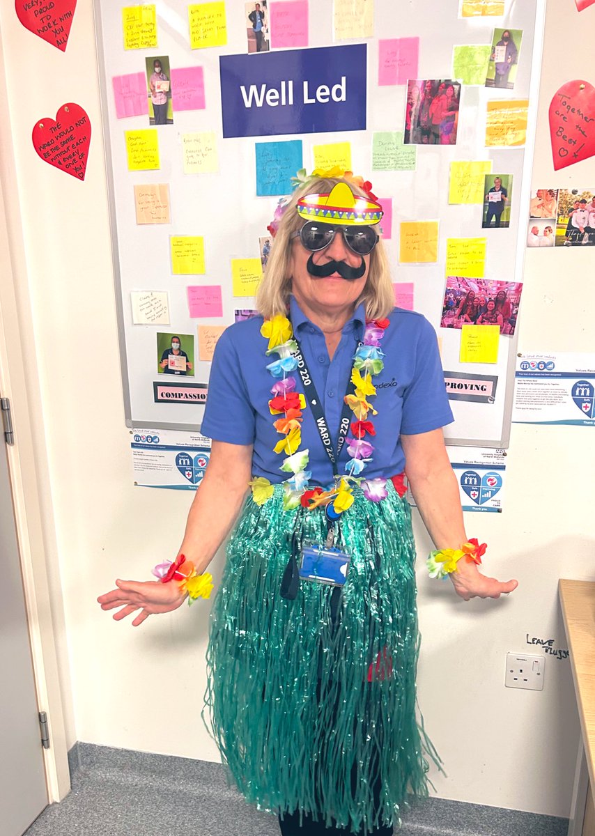 🥳Jans Retirement🥳 Outfit supplied by Sr Berry 😂 Lets enjoy your last day with Team 220 #NHS #UHNM #teamhearts #theheartcentre #cardiology #ward220 #together #retirement