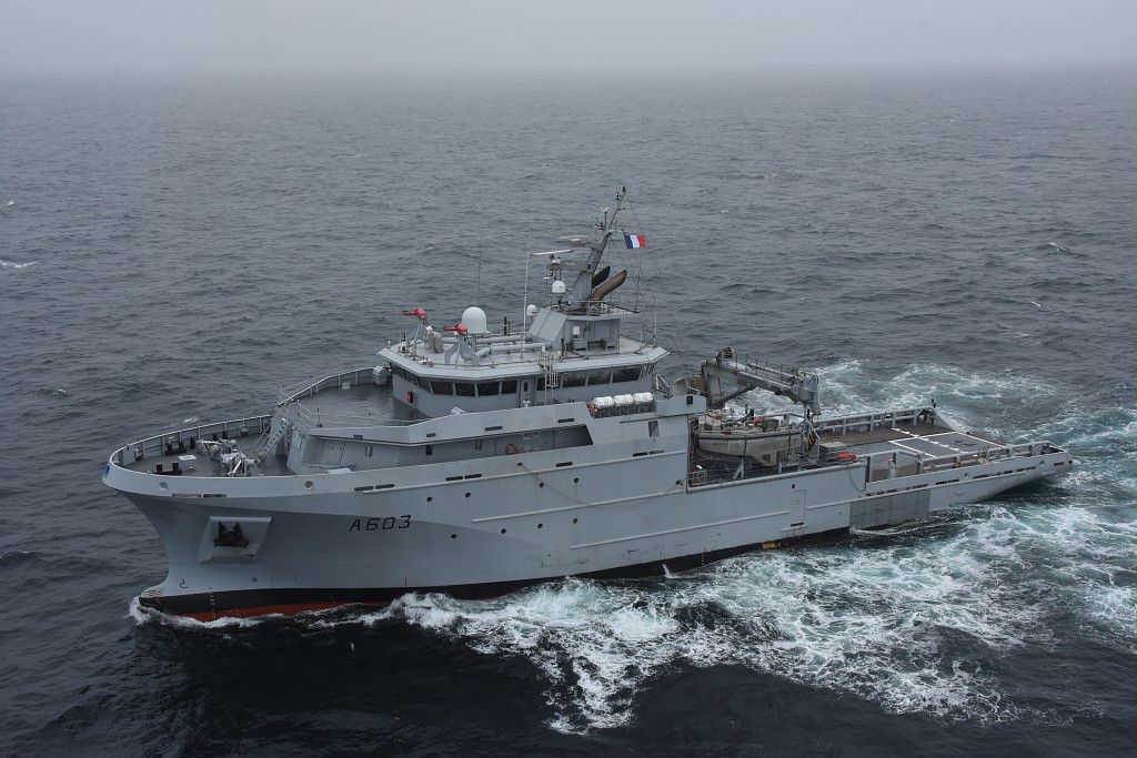 #Opérations d'assistance et de sauvetage de 7 personnes au large du Pas-de-Calais sous la coordination du @CROSSGrisNez . Engagement du navire affrété Minck et du BSAM Rhône de la @MarineNationale ➡️bit.ly/4a5di5g