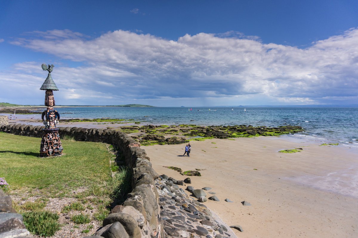 Your Friday #Fife Fix this week is lovely Lower Largo bay with the quirky sculpture 'Malagan' by local artist Alan Faulds

#LoveFife #KingdomOfFife