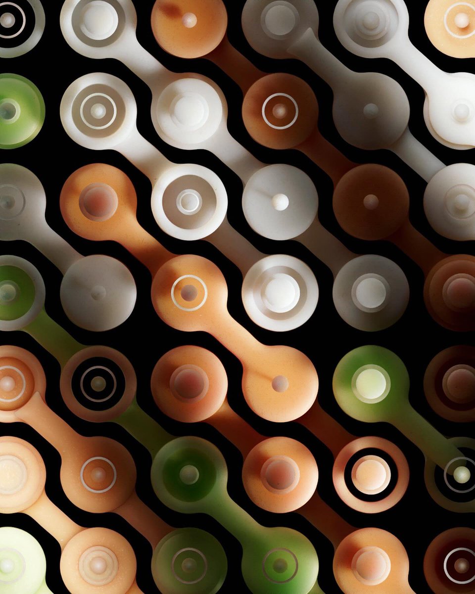 FormPlay 001

#3d #cinema4d #exploration #motiondesign #art