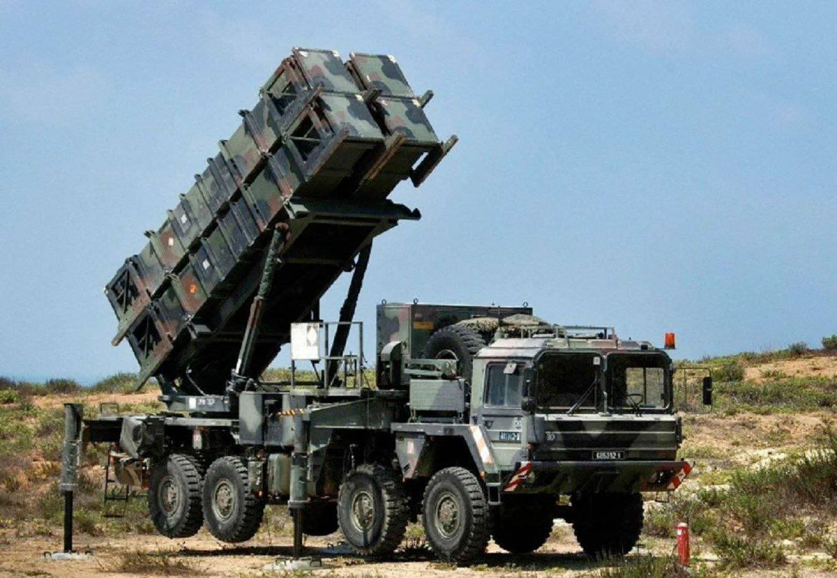 ⚡️ Lloyd #Austin, U.S. Secretary of Defense, stated that over the past two weeks he has been in contact with allied countries that have #Patriot air defense systems, urging them to transfer them to Ukraine. 📷: AFP