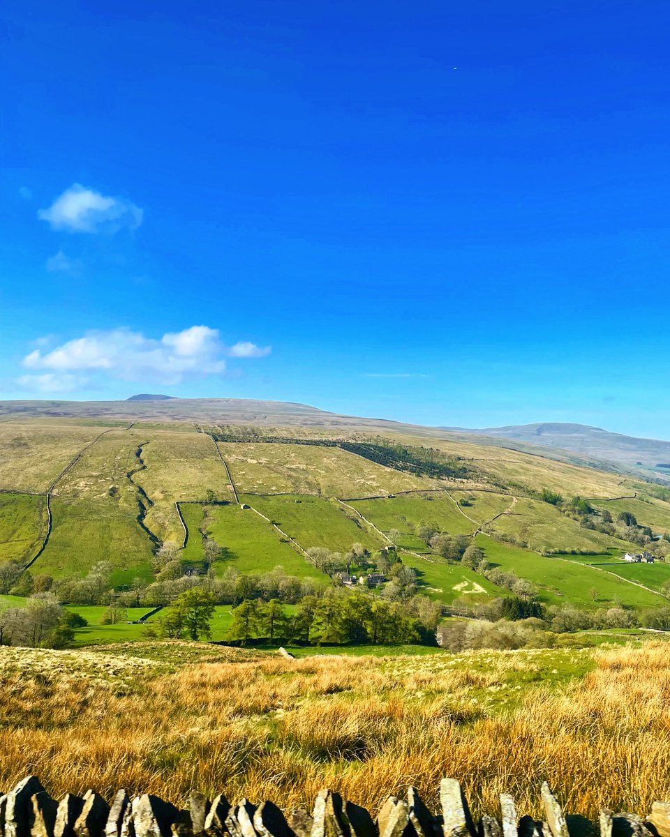 Beautiful day passing through the #YorkshireDales