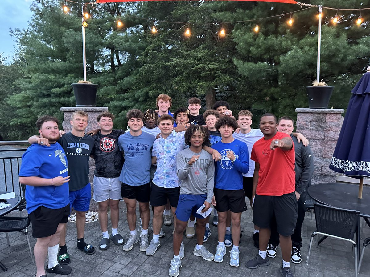 CCHS_Hoops's tweet photo. Champions dinner!! https://t.co/ZohARA96PJ