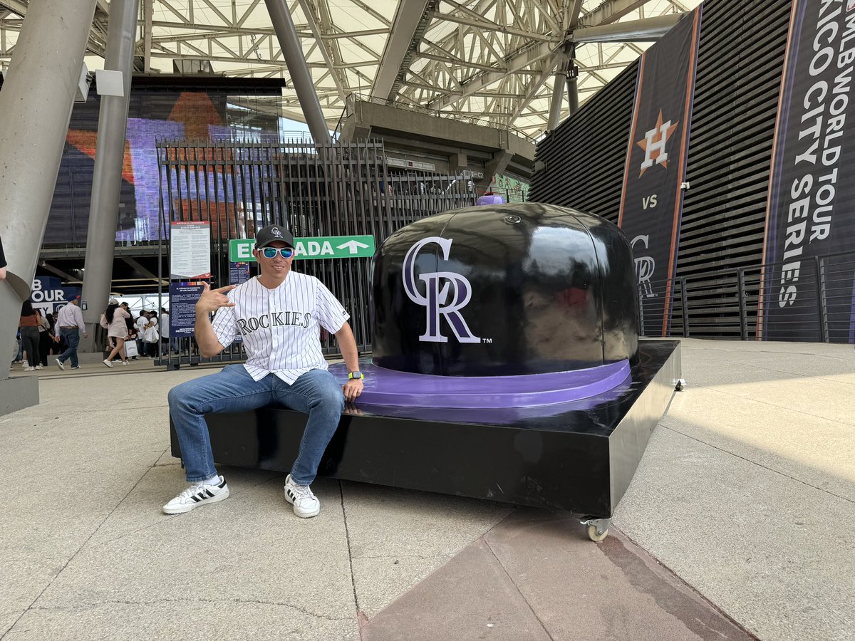 Jonathan tweet media