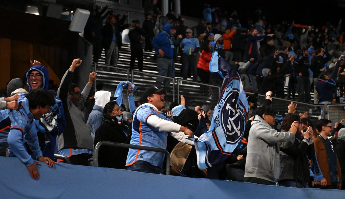 #NYCFC has averaged 21,138 fans a game across the first 6 home matches a season, good for 15th in the league. Atlanta is tops at 47K, Colorado at the bottom at 12.8.