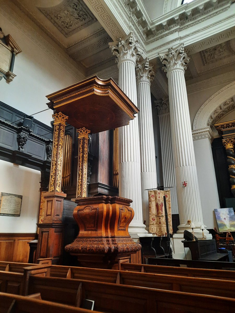 The church of St Mary Woolnoth where William Wiberforce heard Rev John Newton preach against slavery. Newton had been a slave trader and turned to God after surviving a shipwreck.  He wrote the words of Amazing Grace. #History #citychurches #London #CityofLondon.