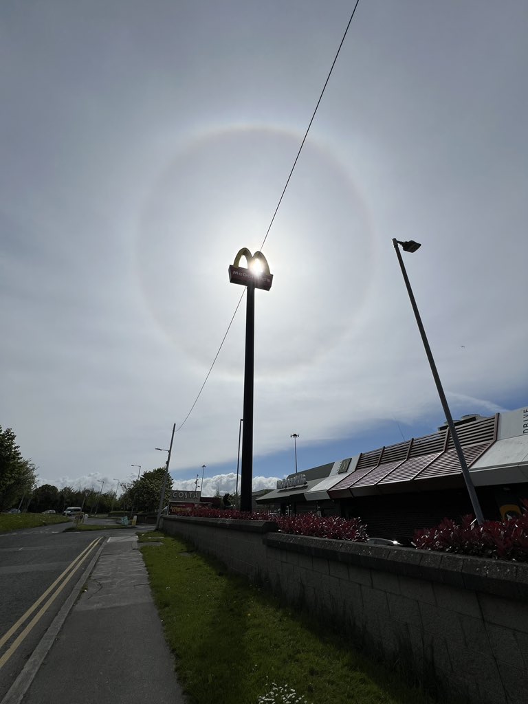 Lovely solar halo to start May.