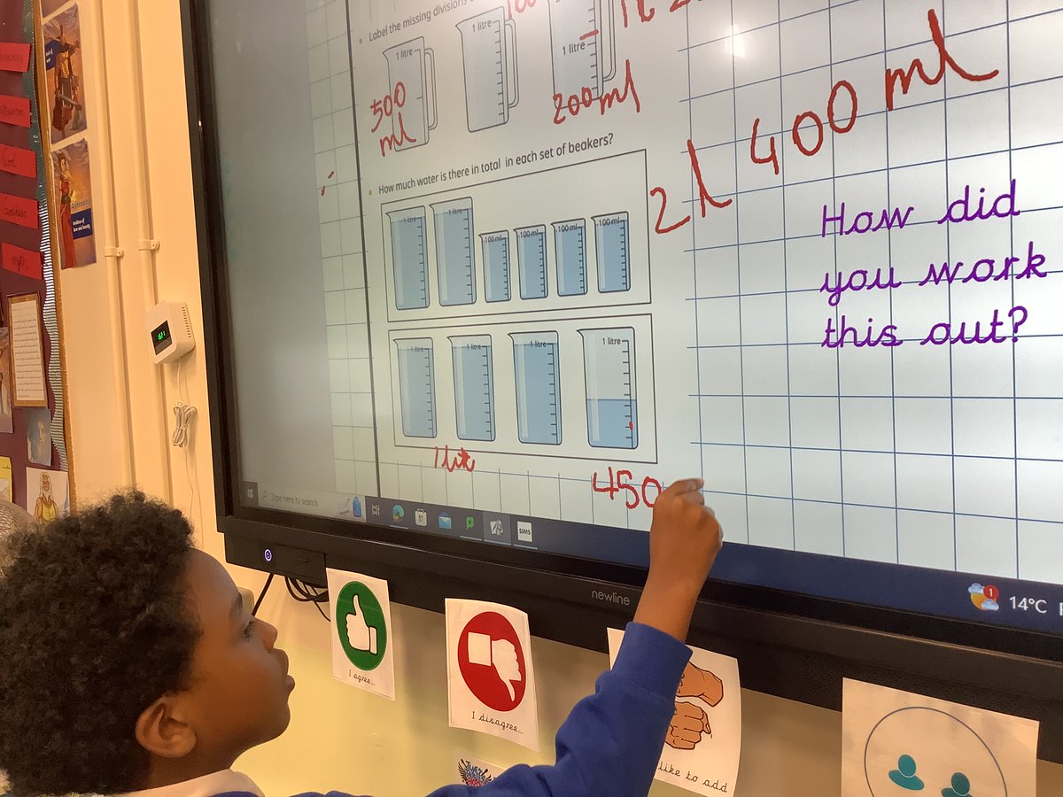 💧 In today’s practical maths session in 3S, our mathematicians mastered the art of measurement! With jugs and beakers at the ready, they navigated through millilitres and litres like pros. Measuring liquids has never been more fun! 🧪 #MathsIsFun #PracticalLearning @WhiteRoseEd