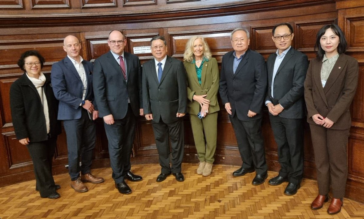 We're delighted to welcome senior leaders from Singapore Institute of Management (SIM) to mark 15 years of our partnership giving students the opportunity to study for University of Birmingham degrees in Singapore birmingham.ac.uk/news/2024/stre…