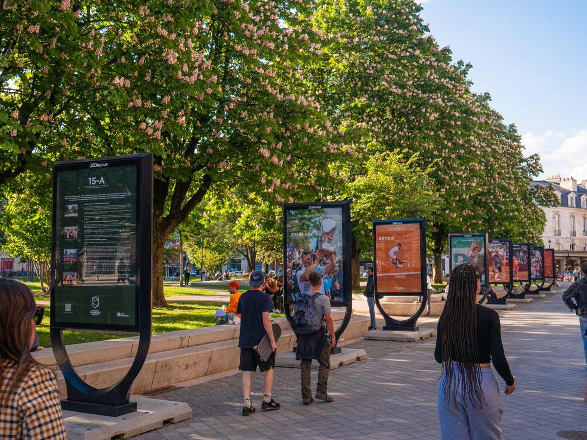 L’EXPO « 15-𝑨 » 🎞️

Entre histoire et découverte, « 15-A » s’installe au coeur de Bordeaux pour célébrer la 15ème édition anniversaire du BNP Paribas Primrose.

À découvrir dès aujourd’hui Place Gambetta puis à la pendant le tournoi.

#BNPPprimrose #tennis #exposition #bordeaux