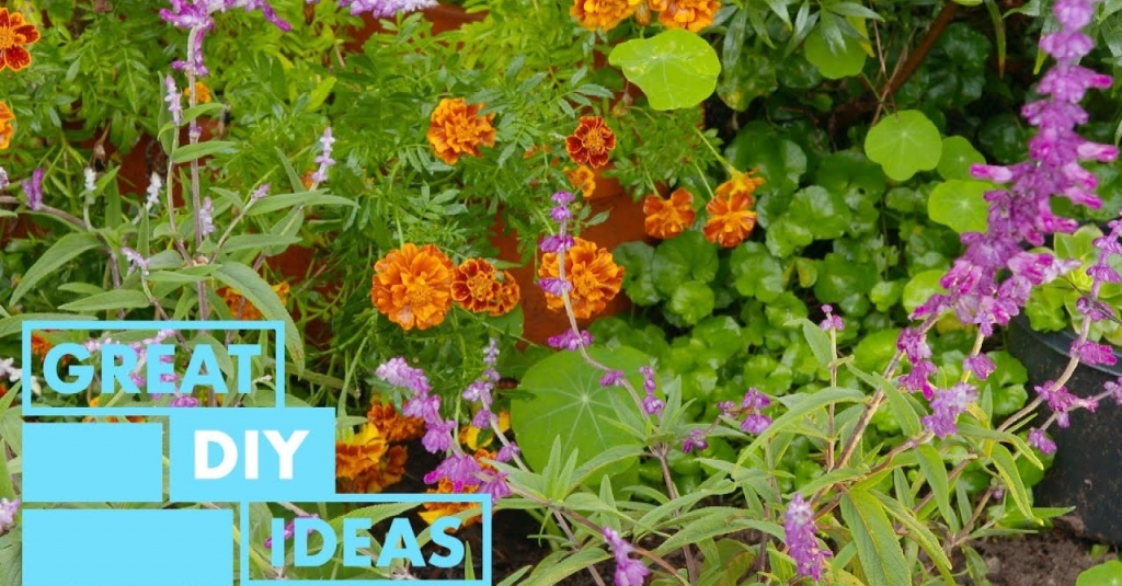 Mothers Day Backyard Makeover | DIY | Great Home Ideas youtube.com/watch?v=_QQZqZ…