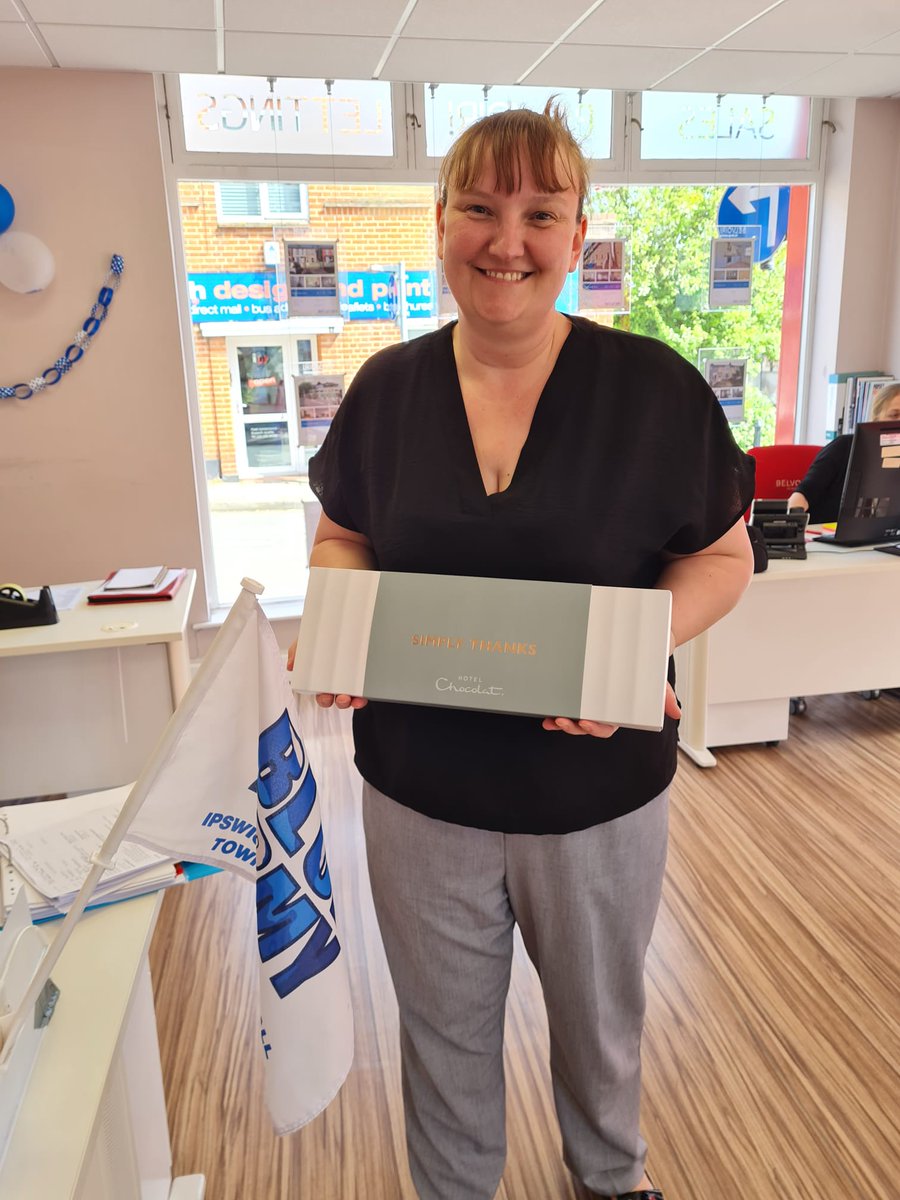 HappyWednesday! Charlene again...her customer service for our landlords speaks volumes!! 🥰 #Love #Thankyou 
When we do a great job AND get chocolate!!! 💯⭐️⭐️⭐️⭐️⭐️
.
.
#Ipswich #Suffolk #Belvoir #Property #Customerservice #Chocolate #HotelChocolat #Kegrave #Itfc #Ravenwood