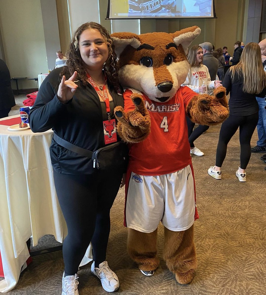Happy #CollegeDecisionDay — please join us in welcoming the newest #MaristBound Red Foxes to the pack!🦊🎈 There's still time to make it official: mari.st/deposit