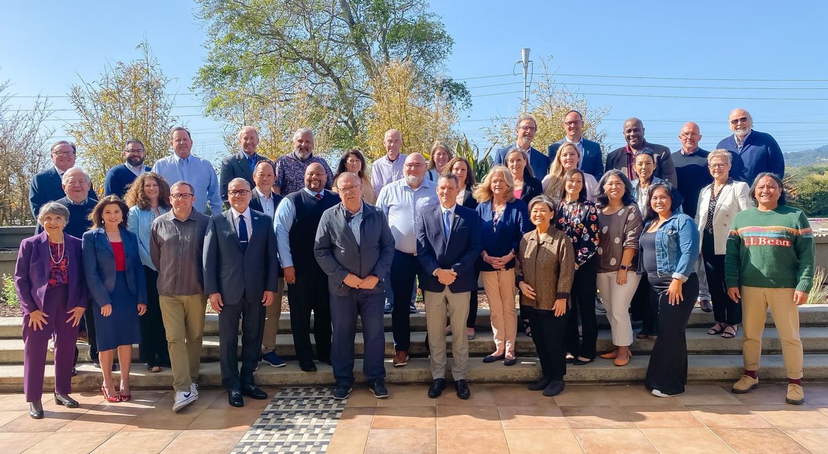 gcc_jsample's tweet image. Attending WASC Commission Meeting representing Charter Schools! And hung out with fellow Commissioner and former GCC Assistant Superintendent Dr. McCormick! #gcclevelup