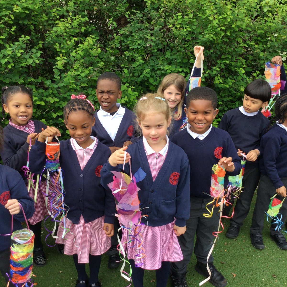 Year 1 had a fantastic time at their workshare. They worked with their grown ups to make wind socks, linked to their science learning on the seasons and weather. Well done year 1!