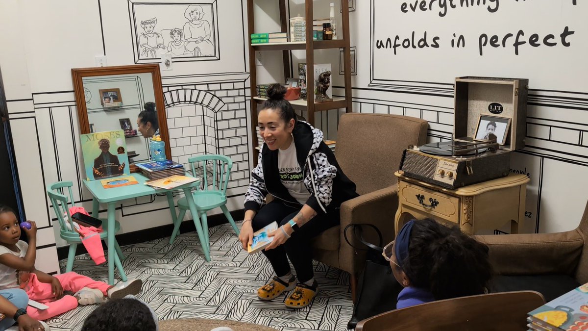 Pajama story time on Sunday was lovely! Elán did a wonderful grandmother voice, Stephanie made marvelous fish noises, & Lauren shared positive affirmations for all ages 📷 Thanks to all who were able to attend, & to @harriettsbooks for the charming space.