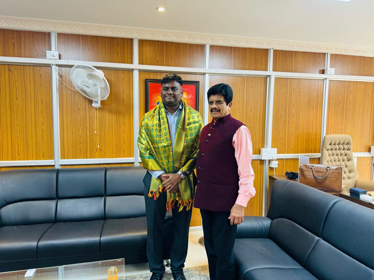 Delighted to receive Hony Consul of Uganda in Chennai, Dr Vinod Saraogi in my office @HOBSChennai .