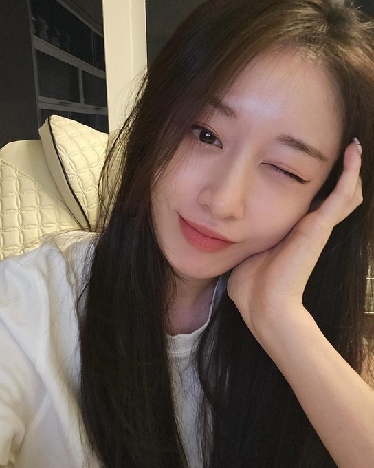 stargajing's tweet photo. 04/24/24 | JINGSTAGRAM UPDATE ❤

Better late than never 🙈
BAT ANG GANDA TALAGA 😭 https://t.co/Dowv4iSQFv