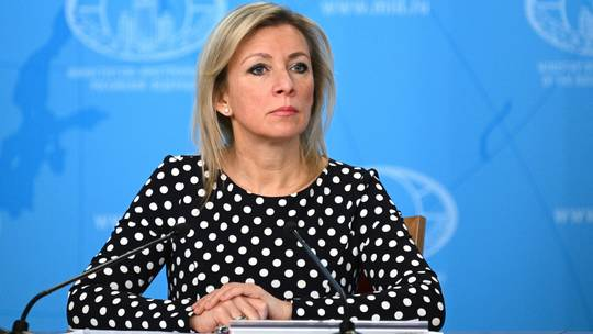 Zakharova: 'Everything has gone haywire in the White House.' Such an eloquent woman.