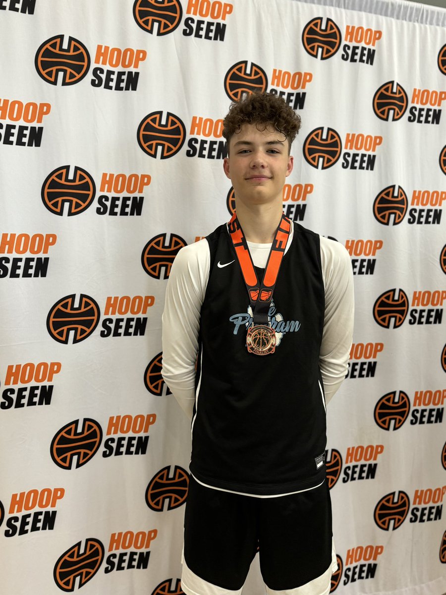 Noah_Rose08's tweet image. This past weekend i got the opportunity to travel to Louisville Kentucky and play basketball with @TheProgramMI. Winning a he Gold Bracket for U15.
