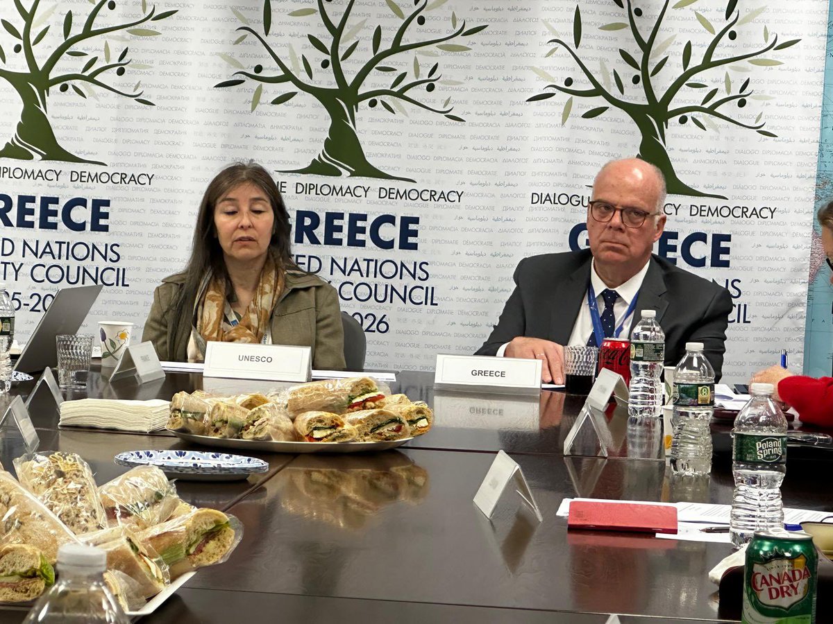 In the run-up to the commemoration of #WorldPressFreedomDay, the Group of Friends for the Protection of Journalists, cochaired by 🇫🇷 🇬🇷 and 🇱🇹, met at the Permanent Mission of 🇬🇷 to hear about the latest developments in press freedom by UNESCO. @evasekeris