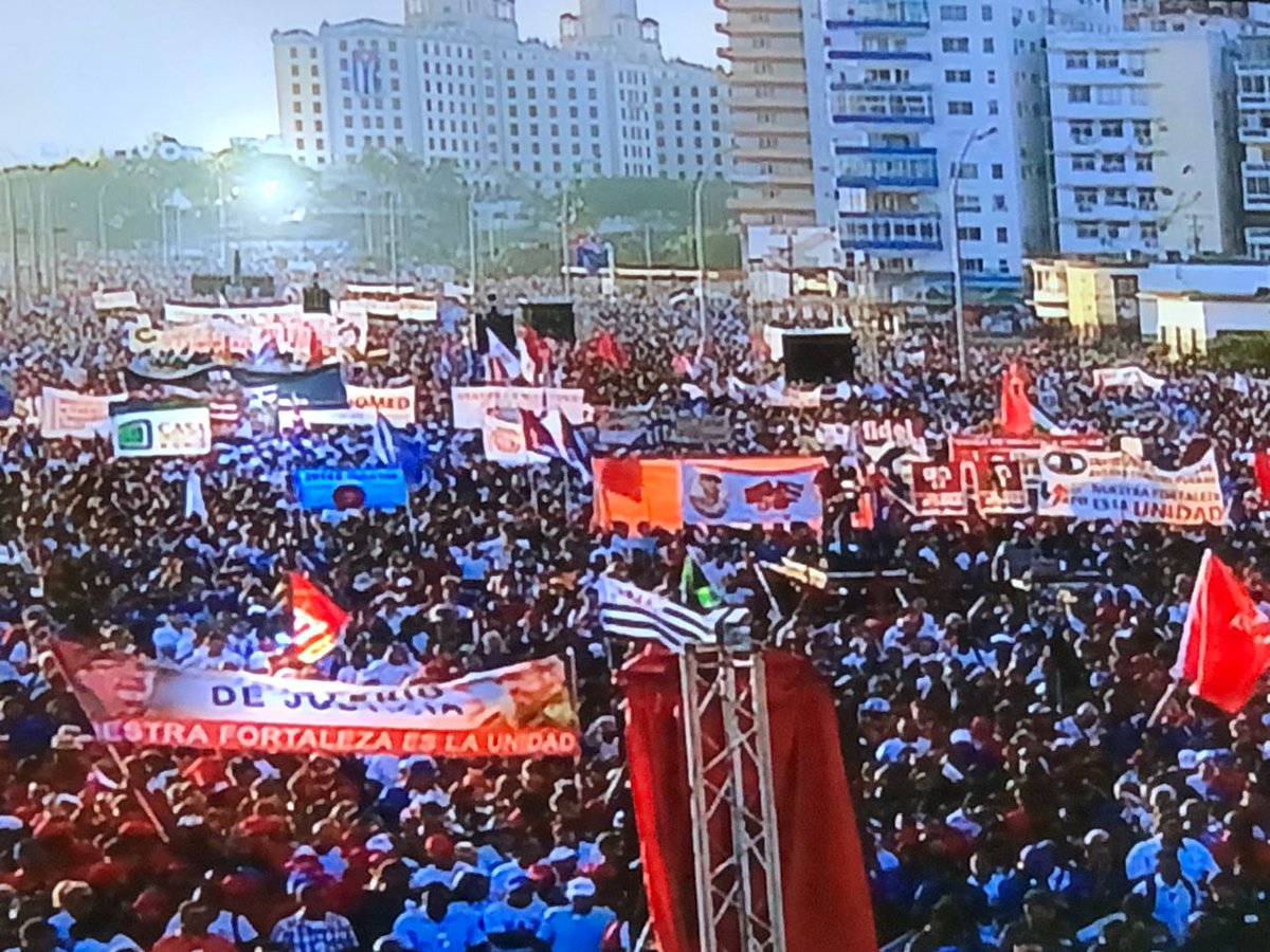 JohanaTablada's tweet photo. @ElNecio_Cuba Por #Cuba y sus niños con escuelas, por l #Paz para todos conquistada con sacrificio de tantos, por  derecho a desarrollar país a su capacidad real, sin persecución financiera,  guerra económica, comunicacional y  amenazas a terceros de gbno #EstadosUnidos. Por #PalestinaLibre https://t.co/f61p0H7TSw