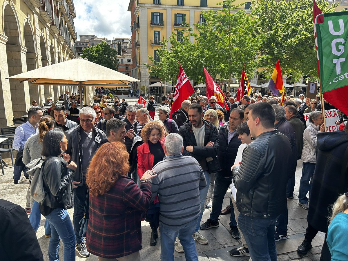 Com cada #1Maig la gent d’@Esquerra_ERC al carrer amb les treballadores i els treballadors!! #AlCostatDeLaGentTreballadora