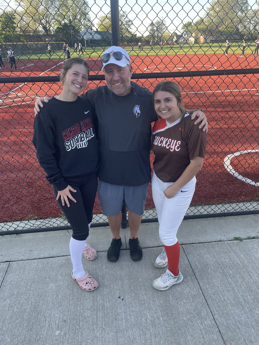 Always enjoy getting out and catching up with our players! Got to see @bellamelillo22 play an awesome game for @Bucksoftball in a big win against @lkwdsoftball and had a good conversation with @Maddiebooth2025 about where she’s at in the recruiting process! Great work ladies!