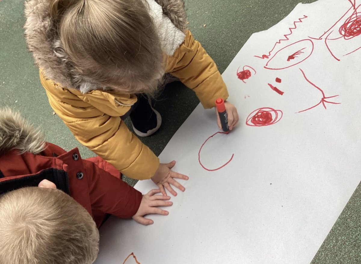 The children have enjoyed some large scale mark making today outside in the sunshine ☀️ they have been drawing their favourite fruits and talking about the seeds 🍉🍐🍎 #HindleyGreenNursery #PlayLearnThrive #TeamHGCP #EarlyYearsToEmployment @QUESTtrust @HGCPSCHOOL @HgcpNursery