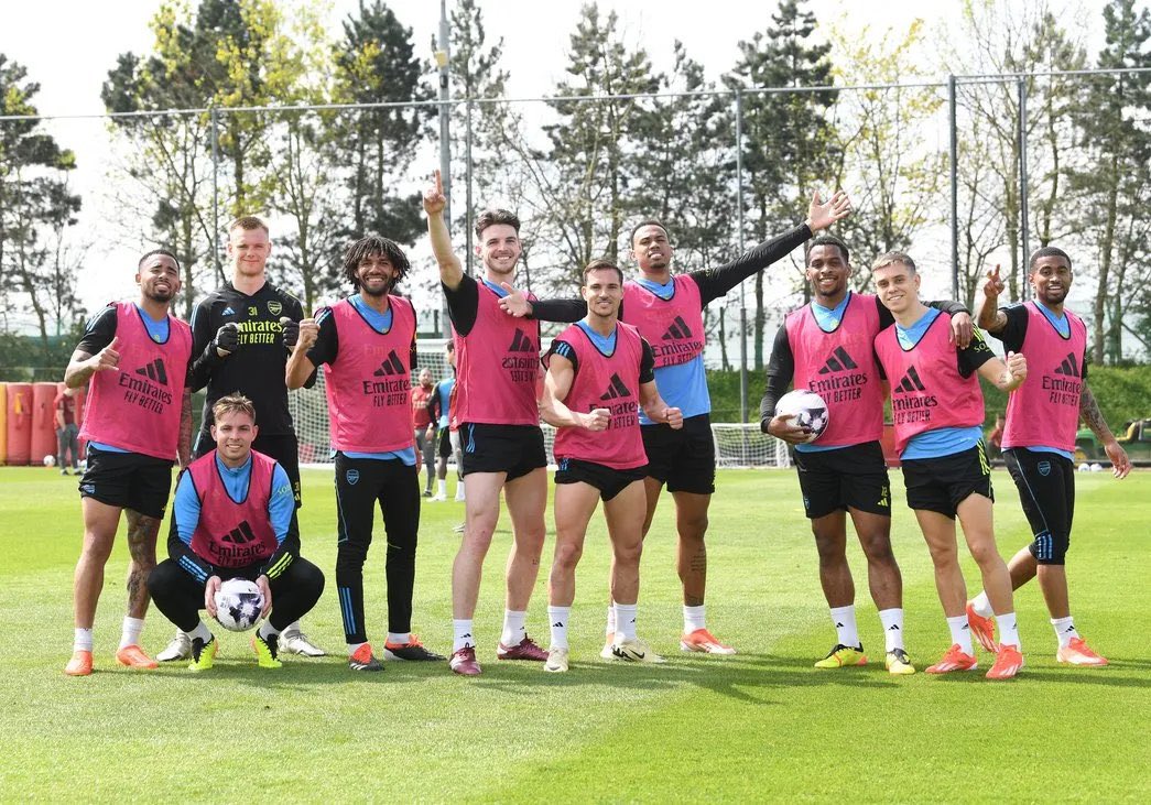 The winning team in training ahead of Bournemouth ✅ #ARSBOU #ARTETABALL