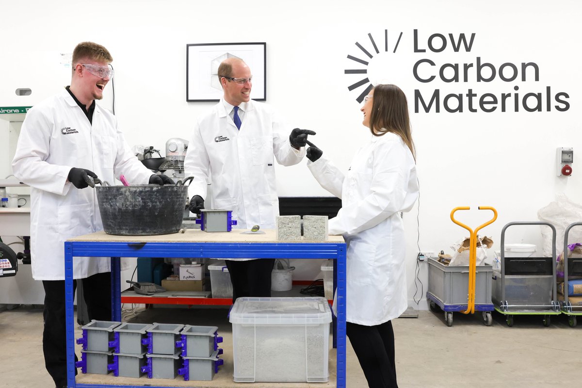 ✳️ Yesterday, we were visited by Prince William!
🥼 @KensingtonRoyal toured our facilities and learnt how to make and test concrete and asphalt that use our innovative products. 
⏩Learn more: bit.ly/4dwlP4m
#SustainableConstruction @EarthshotPrize