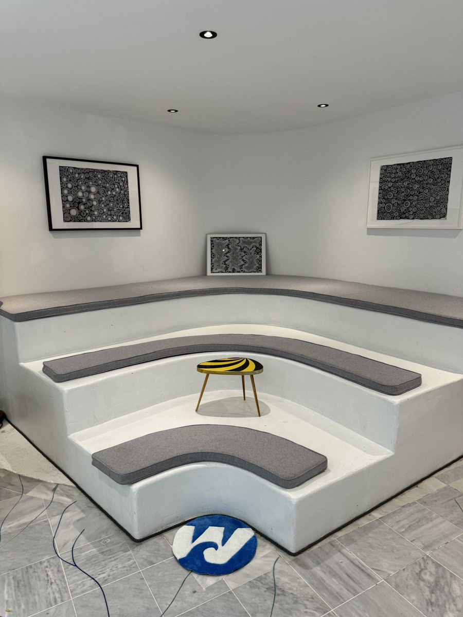 Rug arrived at the <a href="/WaveAUT/">WAVE</a> Office😍 

Rate this 1-10