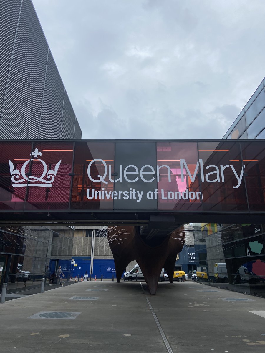 Today we are at @QMUL for a tour of one of our Centres Of Excellence, to learn more about the research we fund thanks to you 💛 We are joined by some of our generous supporters who have raised enough to support a day of research 🔬 #BrainTumourResearch #Cancer #Research