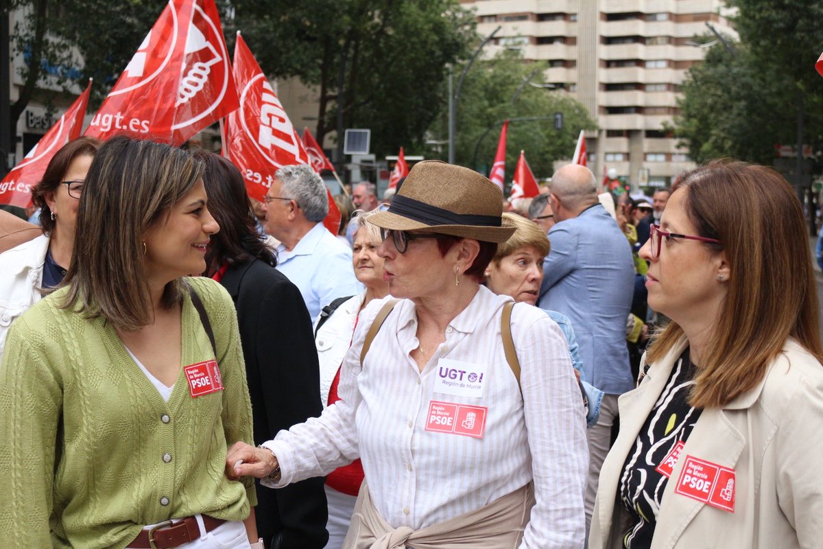 Un año más celebrando el #1Mayo junto a l@s socialistas de la Región en apoyo a las reivindicaciones sindicales por el pleno empleo y en defensa de la democracia