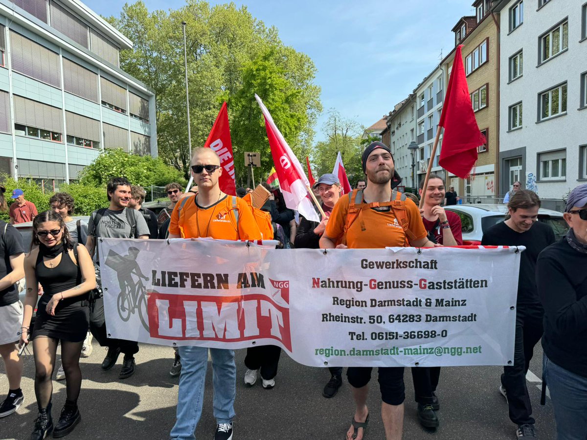 RIDERS UNITE - TOGETHER WE STRIKE! ✊🚩

... lautet das Motto an diesem #TagderArbeit, denn in #Frankfurt und #Offenbach wird erneut, diesmal bereits seit 09:00 bis 21:00 Uhr, für bessere Arbeitsbedingungen und der Durchsetzung eines #Tarifvertrags gestreikt! 

<a href="/Liefern_amLimit/">LiefernAmLimit</a>
