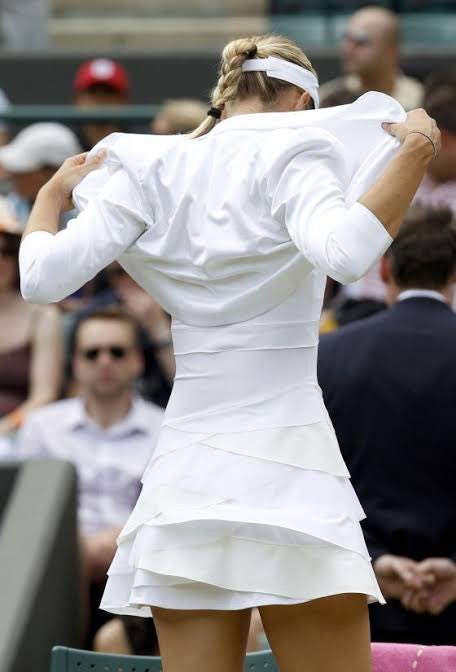 Maria Sharapova’s Nike dress at the 2010 Wimbledon. The girls today would love this!