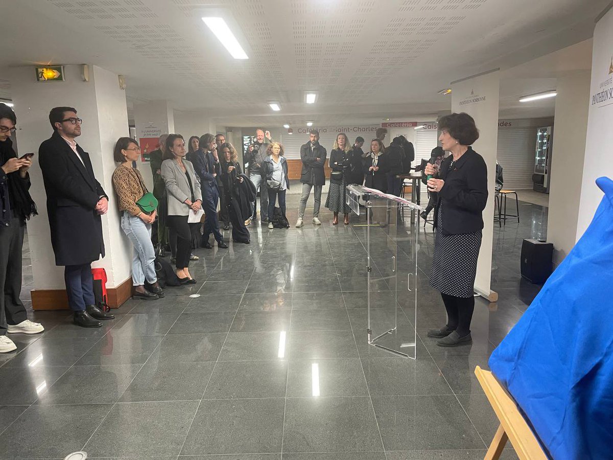 Très heureuse d'inaugurer la nouvelle antenne du service de santé étudiante au Centre Saint-Charles de @SorbonneParis1 dans le 15e avec @anneclaire_boux. Ce lieu s'inscrit dans notre engagement constant pour améliorer l’accès à la santé des étudiant•e•s à @Paris.🧑‍⚕️🎓