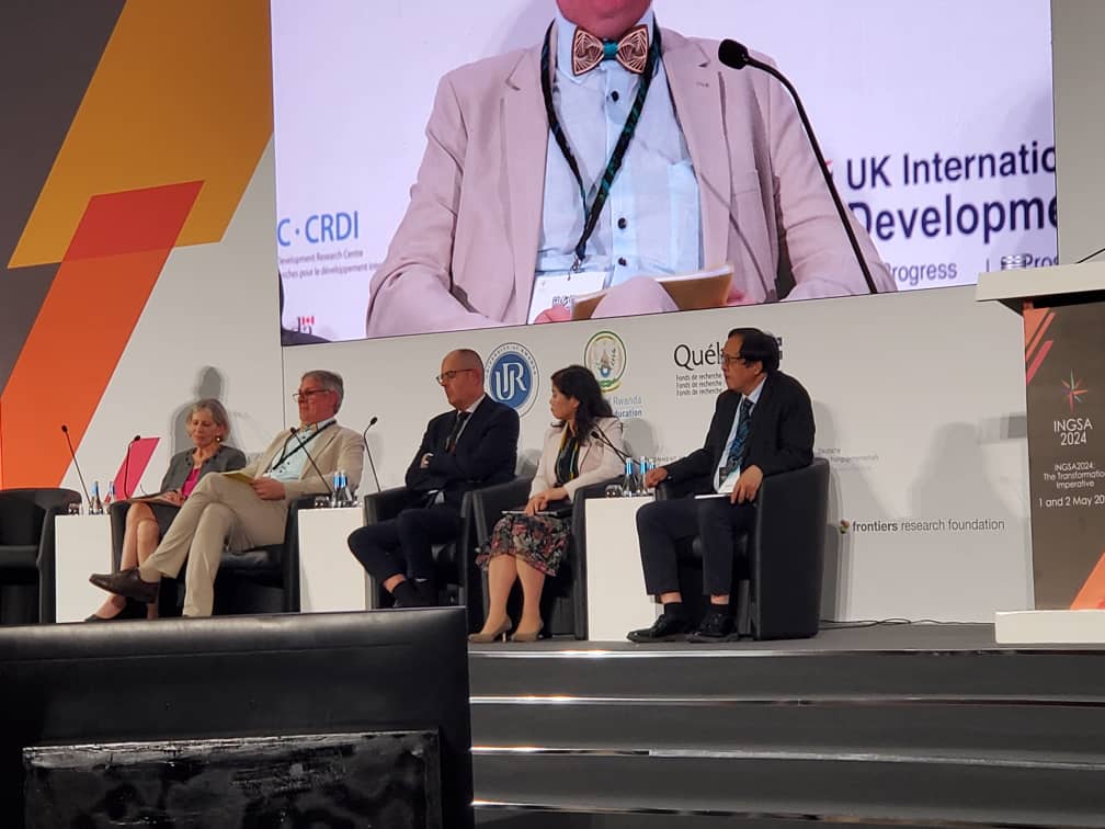 #HappeningNow: Connecting Science Diplomacy agendas in a fragmented world. Jan-Marco Mueller asked, 'When was the last time you saw USA, Belgium, India, South Africa, Japan, China, and Brazil, seated together to discuss diplomacy?'. It is not a common thing to see. #INGSA2024