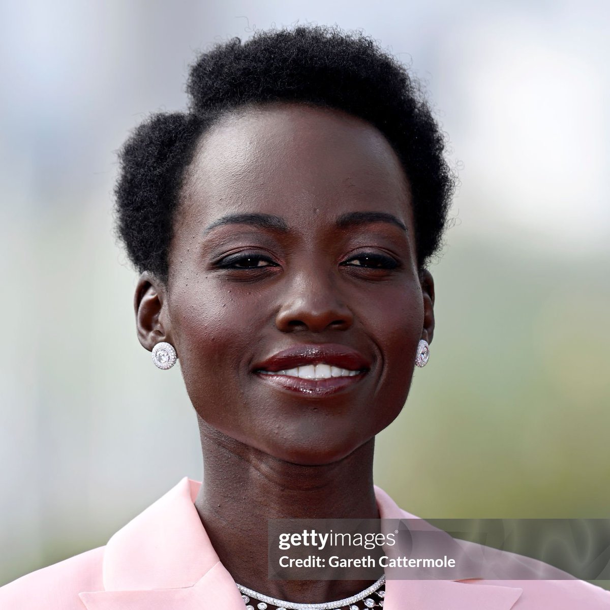 SelfiedeSami's tweet photo. she is everything ✨@Lupita_Nyongo https://t.co/CayDGo17z7