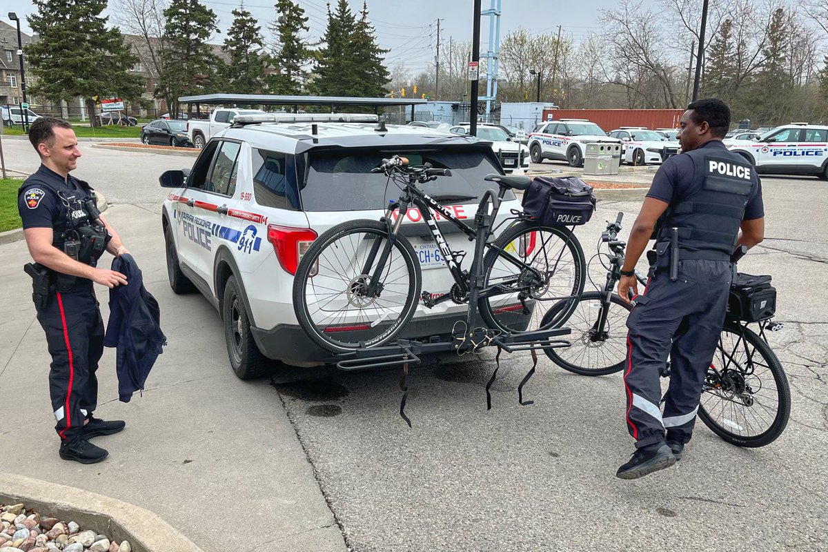 Good morning, #ajax. It’s the first day of the Ajax Safe Streets Enforcement Team (ASSET) bike program. ASSET is dedicated to supporting residents by providing a community-centric, visible and consistent presence in neighbourhoods. @TownOfAjax #drps #cops #police #canada #bikes