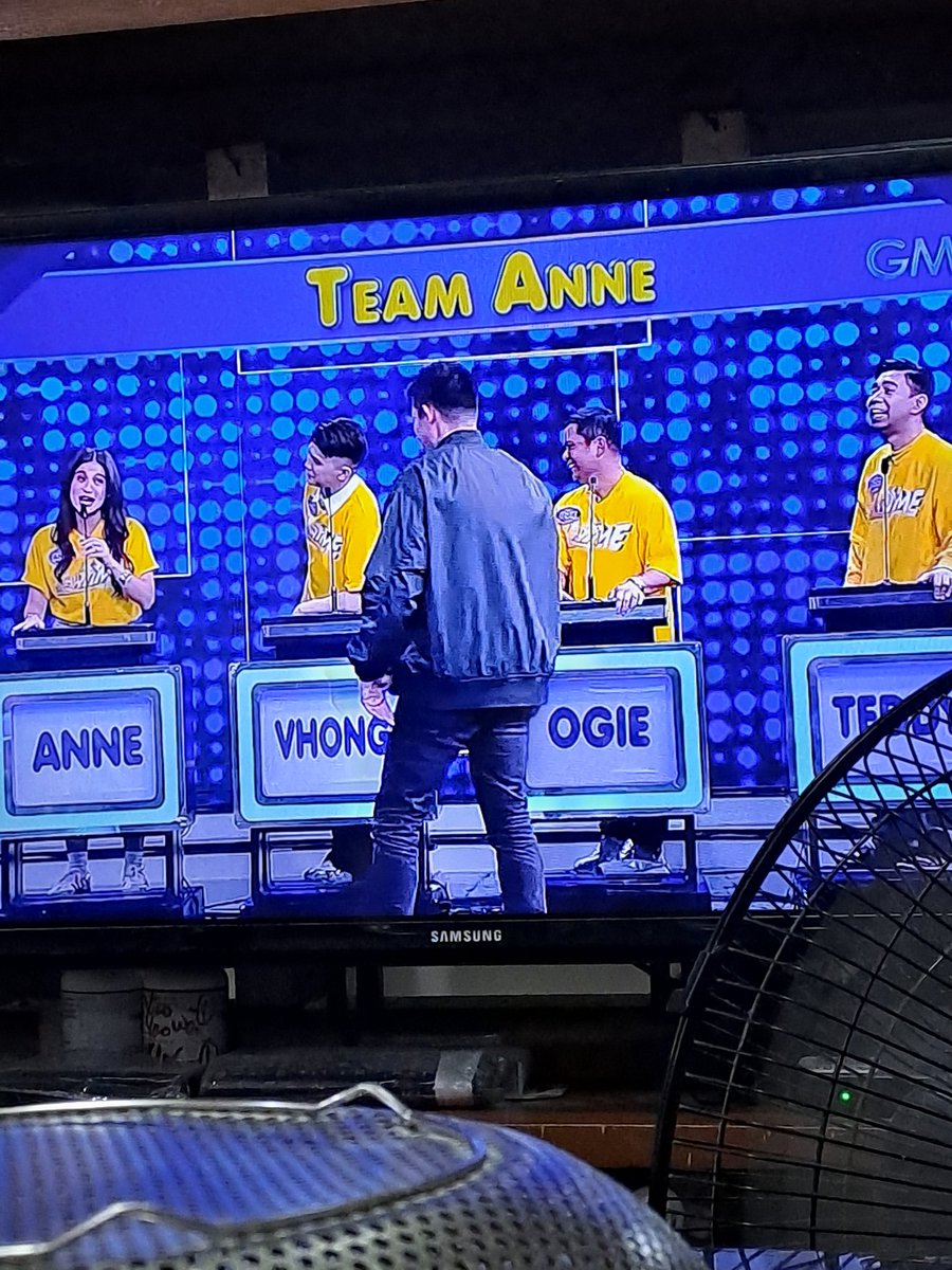 Woe! #FamilyFeud ang fun!!! 

With #itsShowtime family 😍

@dingdongdantes @jugsjugsjugs @vicegandako @teddspotting @annecurtissmith @jhongsample @VhongX44 @ogiealcasid