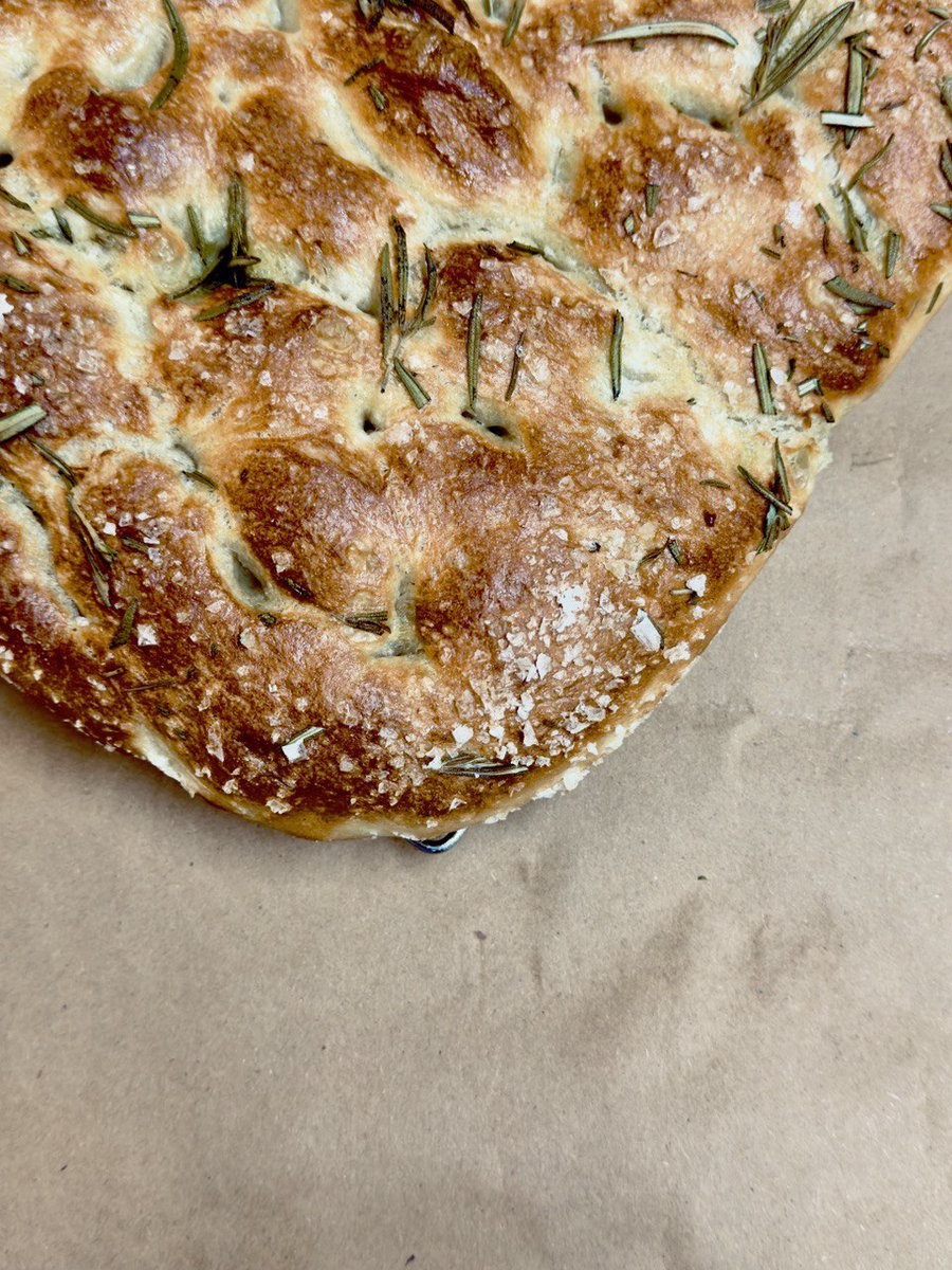 Freshly baked focaccia

#primrosehill #primrosegarden #belsizepark #Hampstead #camdentown #londoner #londoneveningstandard #londonretaurants #londonrestaurantsguide #thestandard #londonfoodie #londonfoodieguide #londonhotspots #nw1 #nw3  #springvibes #alacarte
#dinneranddrinks