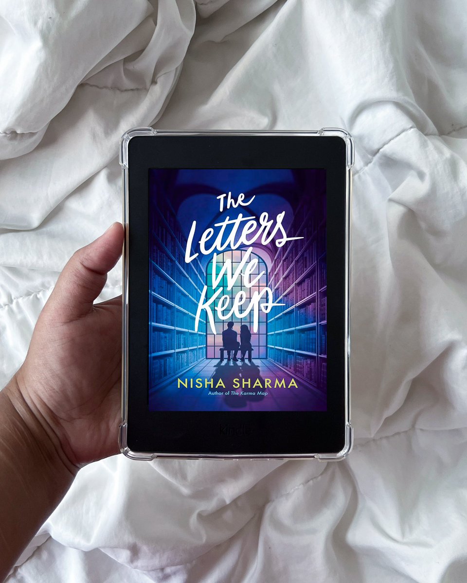A lighthearted and quick read! This book had me smiling a lot 🥹💌💛

FULL REVIEW HERE: instagram.com/p/C6bQ2UlyR53/… 

#BookTwitter #bookreview #BookRecommendation @Nishawrites @NetGalley #romancebooks