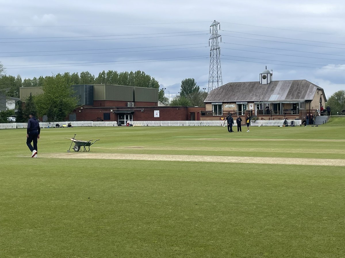 Delayed start to Day 3 @NewportCricketC following heavy overnight and morning rain. Play will restart at 4.00pm if there’s no further rain, with @glammytwos 39-4 in their 2nd innings against @Gloscricket. @glammytwos lead by 186 runs. #NCCtheplace2B