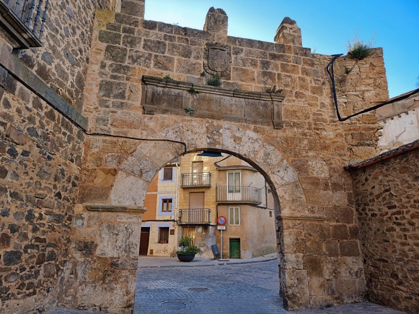 🆕 Descubre todo lo que puedes ver en Ágreda, La Villa de las Tres Culturas en las faldas del Moncayo. ¿Sabías que fue la cuna de la Venerable Sor María de Jesús, consejera real que predicó en Nuevo México sin abandonar nunca su convento😲? @CyLEsVida mapaymochila.es/que-ver-en-agr